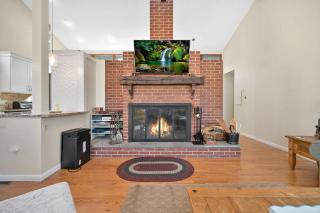 Pocono Pines, Lake Naomi 4 bedrooms, 2 full bath - 8