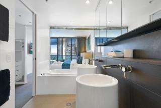 Oracle Broadbeach Wonderful Modern 2 Bed 1 Bath Apartment - CoastHM - 3