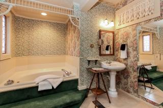 Yelton Manor Bed and Breakfast - 9