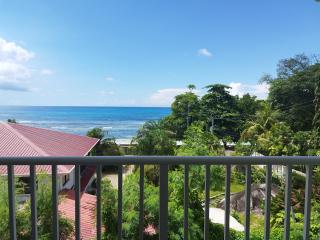 CRYSTAL SHORES Self Catering Apartments - Beau Vallon, Seychelles - 2