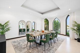 Villa Grande on Palm Jumeirah - 6 BR + kids room - Dubai - 2