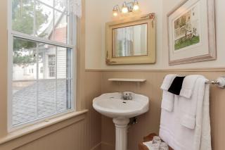 Yelton Manor Bed and Breakfast - 6