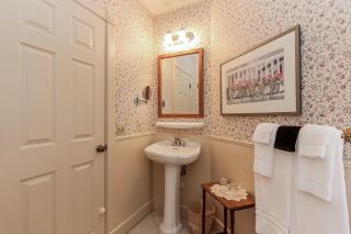 Yelton Manor Bed and Breakfast - 4