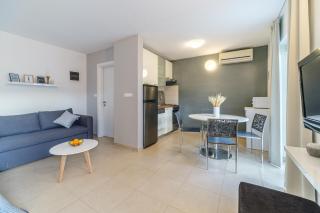 Apartments Tomy - Sutivan (San Giovanni di Brazza) - 7