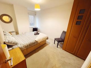 Modern City Centre Apartment Private Parking Space - Sleeps 4 - Newcastle upon Tyne - 3