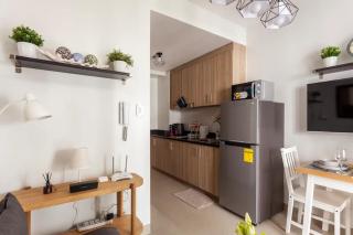 Shore 2 Apartment with Balcony - Manila - 6