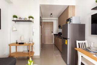 Shore 2 Apartment with Balcony - Manila - 5