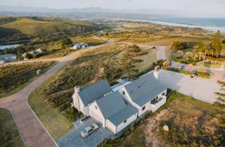 Sky Villa Boutique Hotel by Raw Africa Collection - Plettenberg Bay - 3