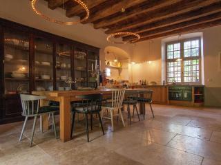 Historic Mansion by River Cénevières - 8