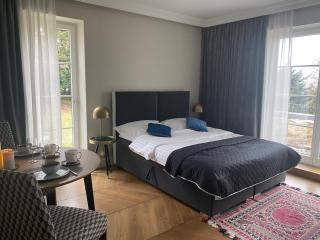 Kraków Green Hill Luxury Apartment - Balice - 9