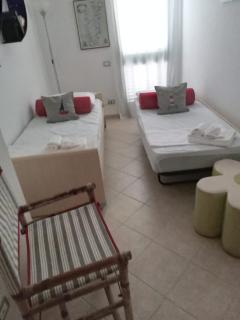 Casa Corallo Muravera Appartamento centralissimo due camere letto cucina e soggiorno nuovo letto matrimoniale e singoli Aria condizionata Parcheggio interno coperto ideale x 2 o 3 moto , Cantina x Biciclette - Muravera - 9