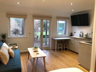 Garden Studio - Benson - 0