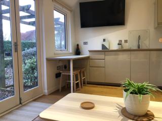 Garden Studio - Benson - 6