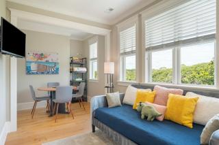1103 E Arctic - Salty Lady - Beautiful Custom Oceanfront Home - Hot tub - Folly Beach - 1