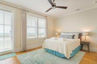 1103 E Arctic - Salty Lady - Beautiful Custom Oceanfront Home - Hot tub - Folly Beach - 7