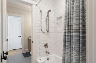 1103 E Arctic - Salty Lady - Beautiful Custom Oceanfront Home - Hot tub - Folly Beach - 4
