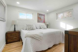 Sleeps 16 - 15 min/Downtown, 10 min/Medical Center - 9