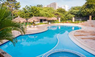 Pet-Friendly Pool Retreat with Luxury Hot Showers - Santa Marta - 7