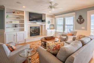 Oceanfront - Decks For Days - 8