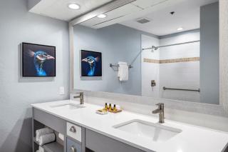 Capt Hirams Resort - 3