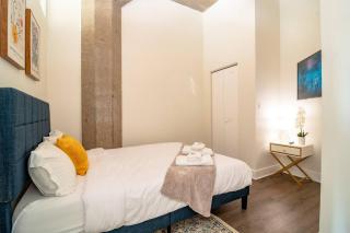 McCormick Place Beautiful 2BR Apartment with Optional Parking Sleeps up to 8 Near Soldier Field, Grant Park and Lakefront Trail - Chicago - 2