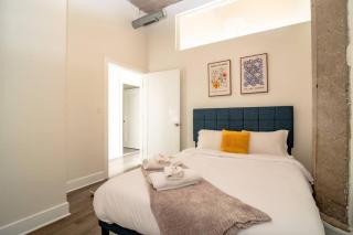McCormick Place Beautiful 2BR Apartment with Optional Parking Sleeps up to 8 Near Soldier Field, Grant Park and Lakefront Trail - Chicago - 7