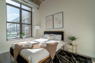 McCormick Place Amazing 2BR Suite with City View and Optional Parking for up to 8 guests Near Soldier Field and Lakefront Trail - 7