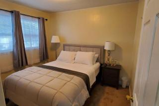 Suite 7, Sleep 6, Walk to Attractions in Uptown - Charlotte - 5