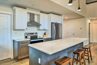 Modern Ocean Shores Getaway with Dock! - Ocean Shores - 1