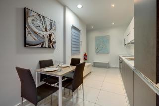 Idyllic Apartment just off the Promenade - Sliema - 4