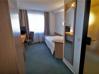 Hotel Goldener Hirsch Mosbach - 8