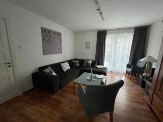 Hamburger Villenviertel, ganzes Haus mit 5 Einbettzimmern,1 Esszimmer - 3