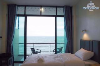 Phala Shore Resort - - 4