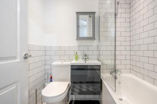 Lovely House in Dagenham / Barking with free parking, WiFi & Garden - Dagenham - 8