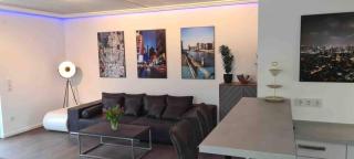 BG Living & Hosting - Stylish Luxury Apartments in the City Center - Parking, WiFi & Washing Machine - Trier - 5