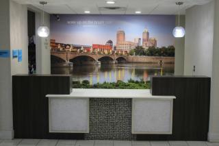 La Quinta Inn & Suites by Wyndham Indianapolis Downtown - Indianapolis - 9