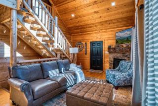 Pine Haven Hollow, Hot Tub, Game Room, WIFI, 1089 FREE tickets each paid day, Dollywood and More - Pigeon Forge - 3