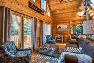 Pine Haven Hollow, Hot Tub, Game Room, WIFI, 560 FREE tickets each paid day!!! - 2