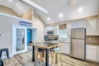 The Boathouse- 2 Apartments in 1 With Game Room! - Seaside Heights - 1