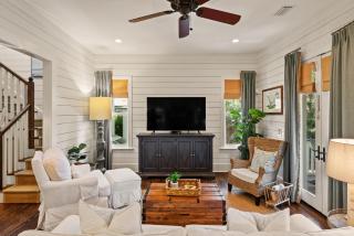 Anastasia’s Burrow - 629 Oak St - 5