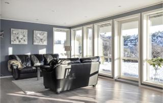 4 Bedroom Cozy Home In Fitjar - 8