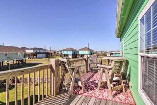 Coastal Heaven - Crystal Beach Relaxing Beach Home - 3