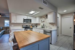 Mesa Home w/ Outdoor Pool - 2 Mi to Sloan Park! - 2