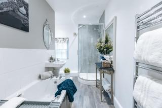 Ironbridge View Townhouse -WINNER 2025 UK 'MOST PICTURESQUE SELF-CATERING HOLIDAY HOME' & WINNER 2025 'SELF-CATERING ACCOMMODATION OF THE YEAR - Ironbridge - 4
