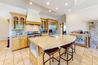 Bayfront Beauty - Main - 3