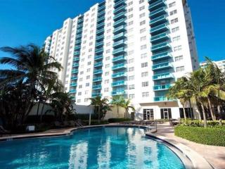 Beautiful penthouse condo with stunning views of both ocean and city - Hollywood - 9