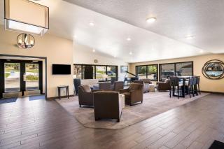 Best Western Golden Spike Inn & Suites - Hill City - 9