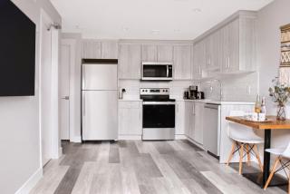 Modern 1br Home Full Kitchen Smarttv - Calgary - 5
