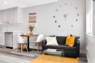 Modern 1br Home Full Kitchen Smarttv - Calgary - 8