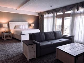 Georgian Lakeside Resort - Lake George - 5